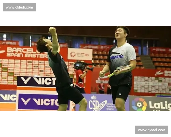 男双冠军，王者归来！球迷高呼，激动人心的时刻！